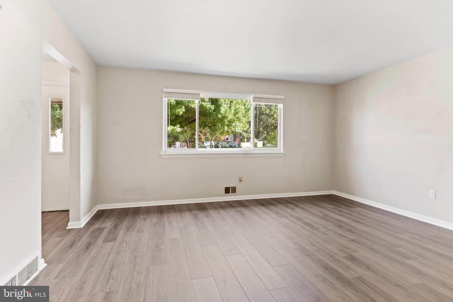 11 W Dulles Drive photo 9