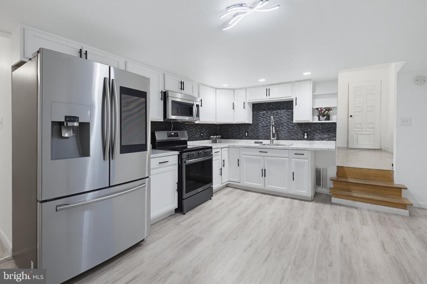 1607 Holtz Road photo 12
