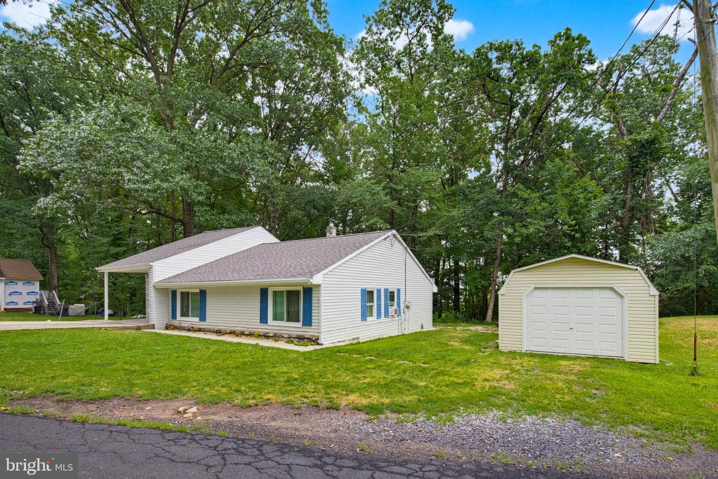 1607 Holtz Road photo 5