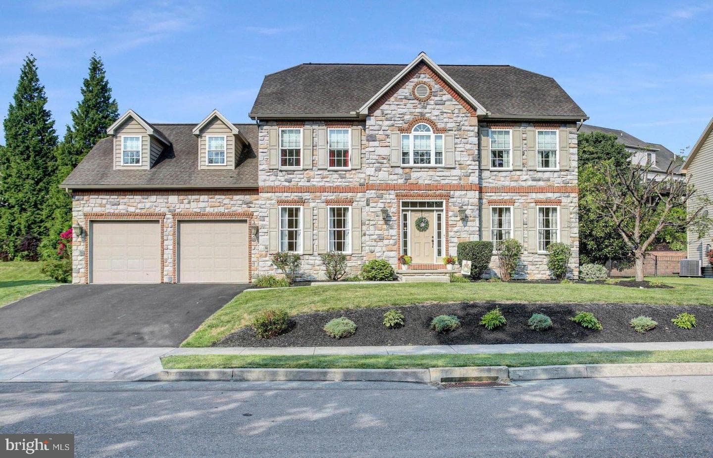 492 Francis Drive photo 1