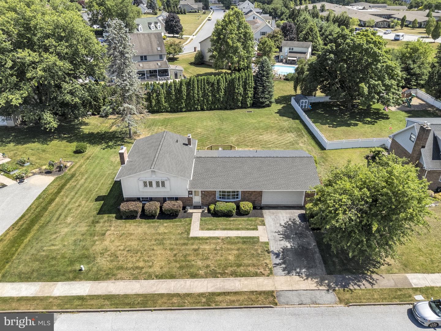 306 E Elmwood Avenue photo 3