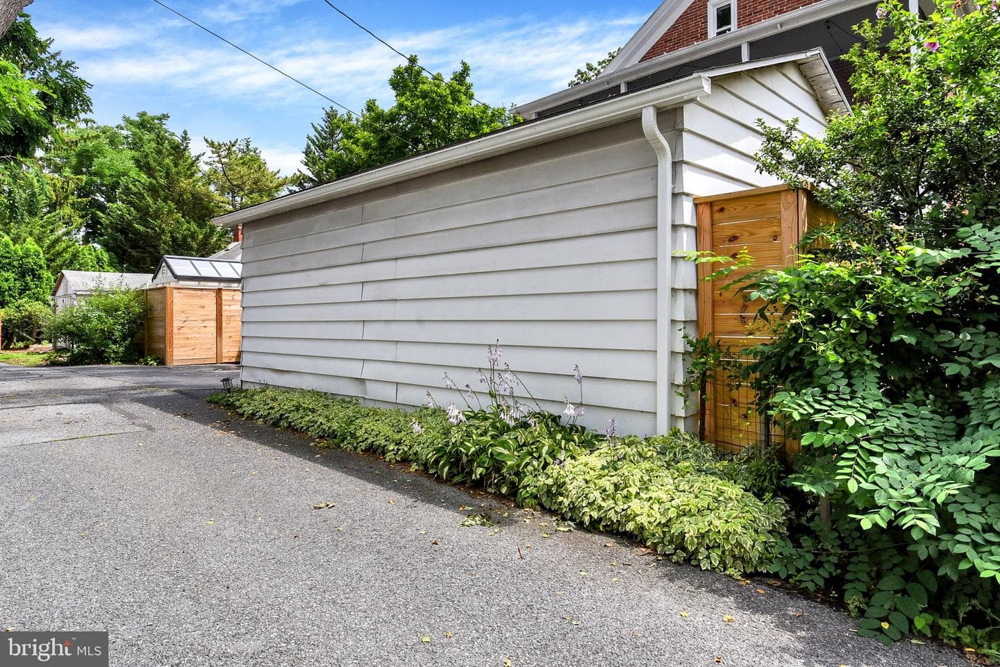 337 Graham Street photo 51