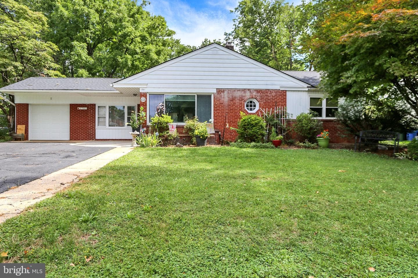 1701 Warren Street photo 1