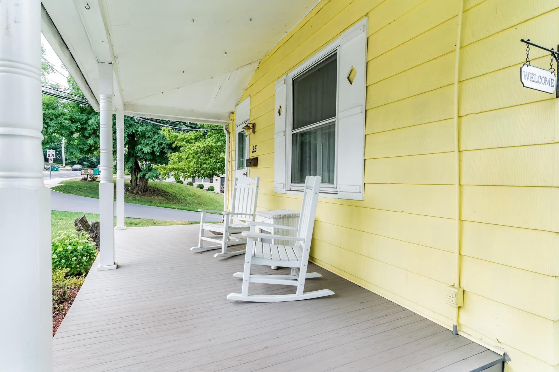 23 E Shady Lane photo 3