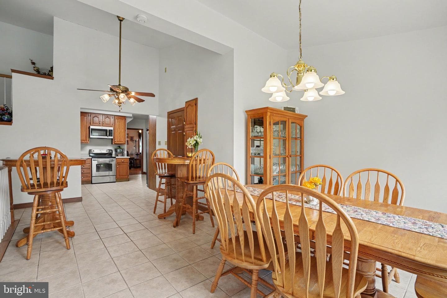 924 W Trindle Road photo 10