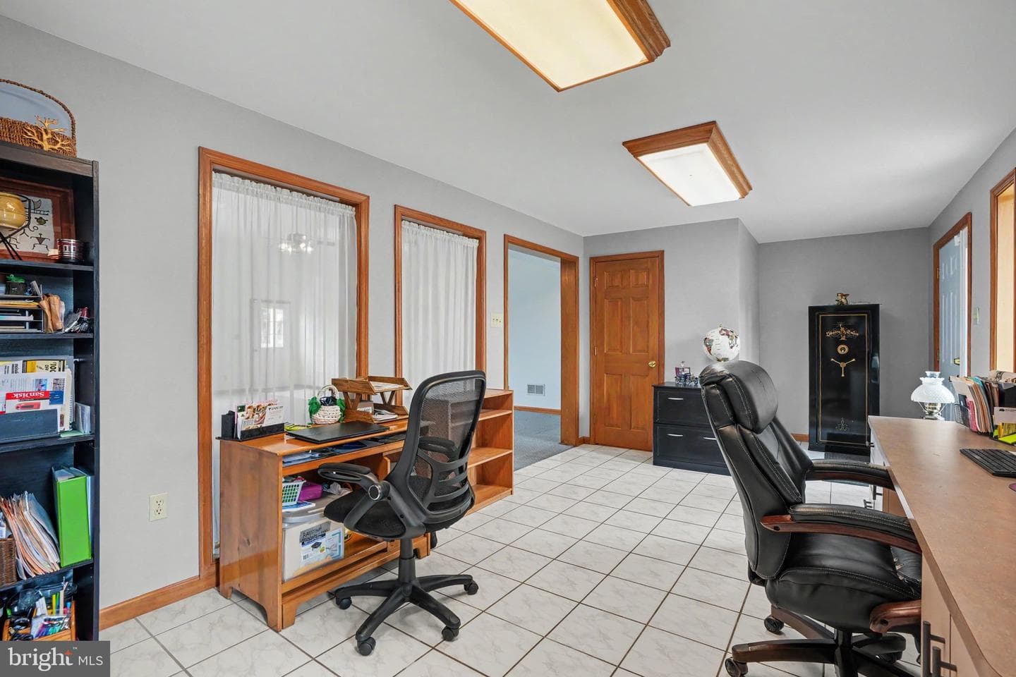 924 W Trindle Road photo 20
