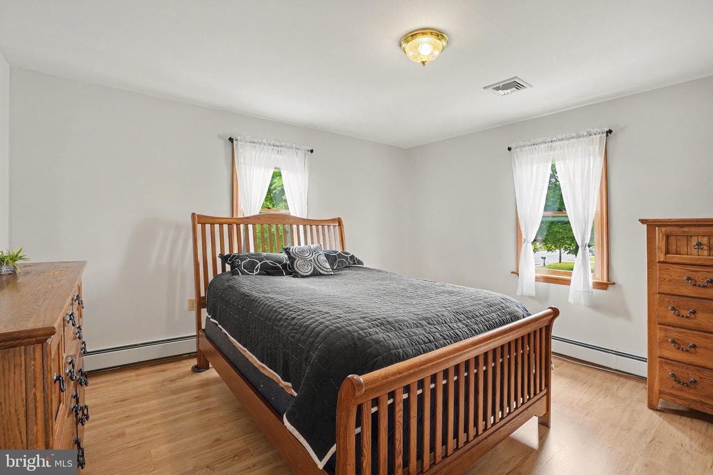 924 W Trindle Road photo 25