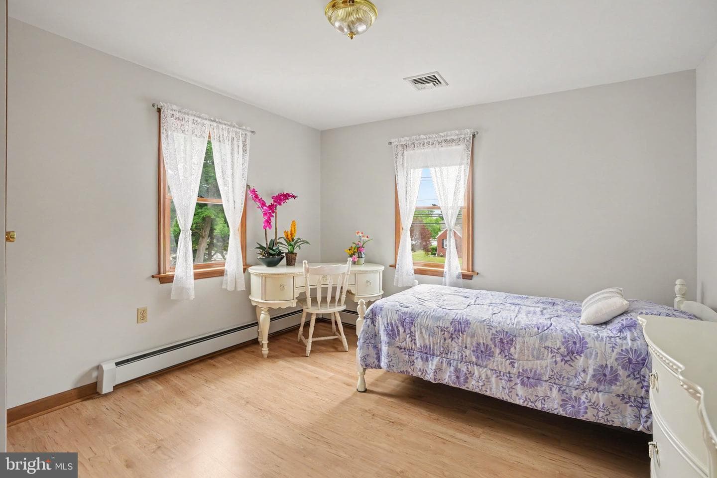924 W Trindle Road photo 28
