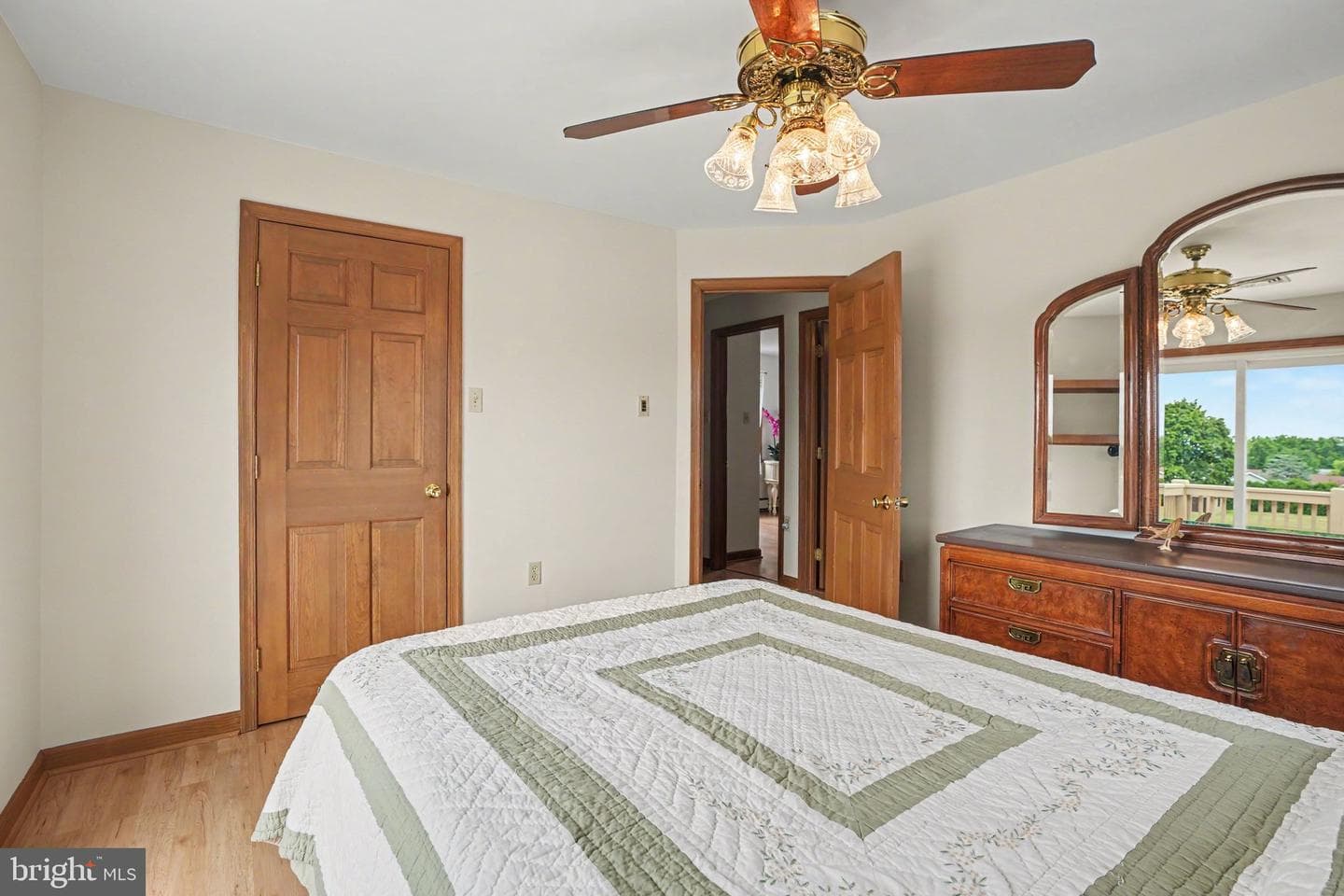 924 W Trindle Road photo 31