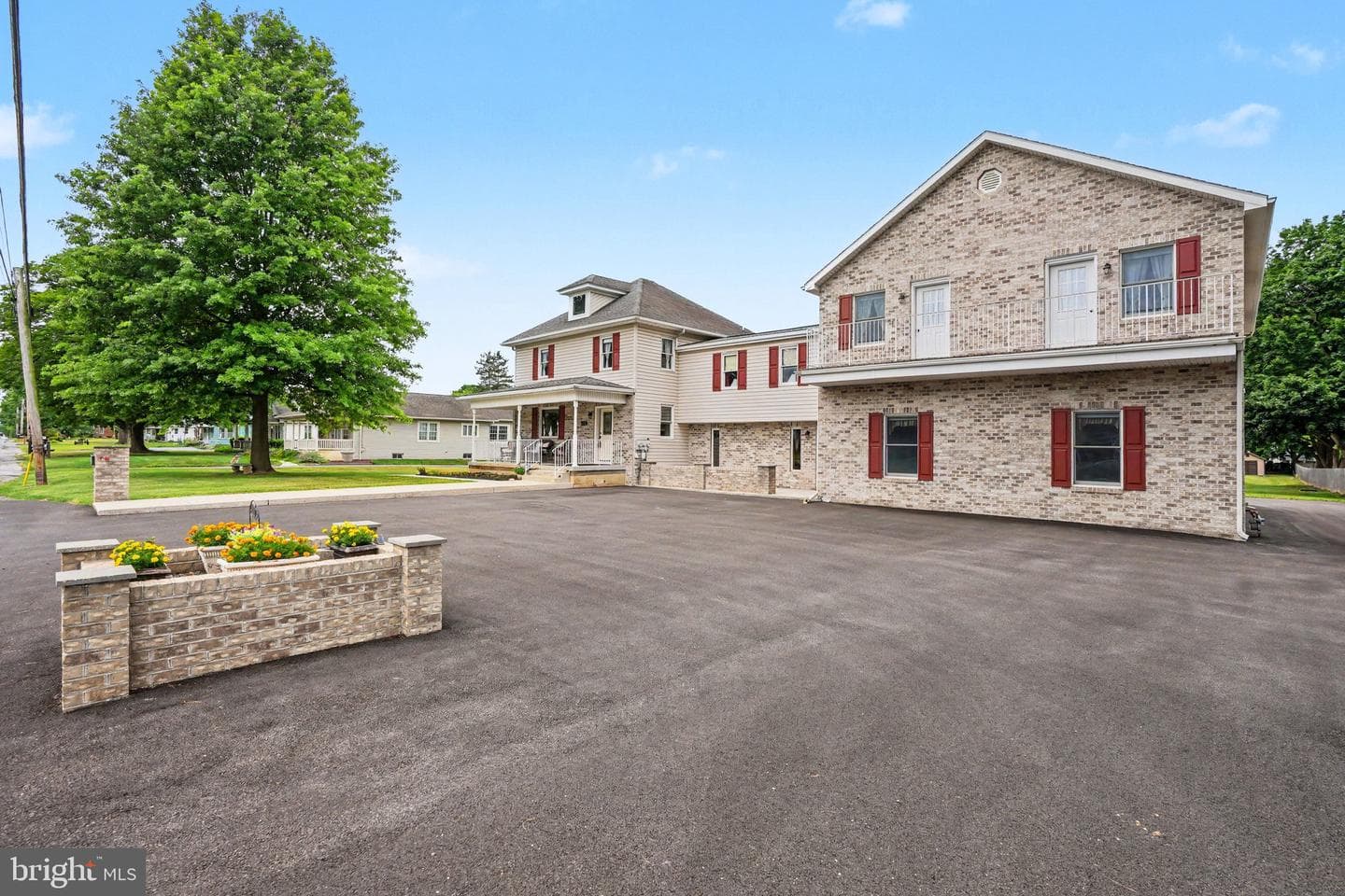 924 W Trindle Road photo 4