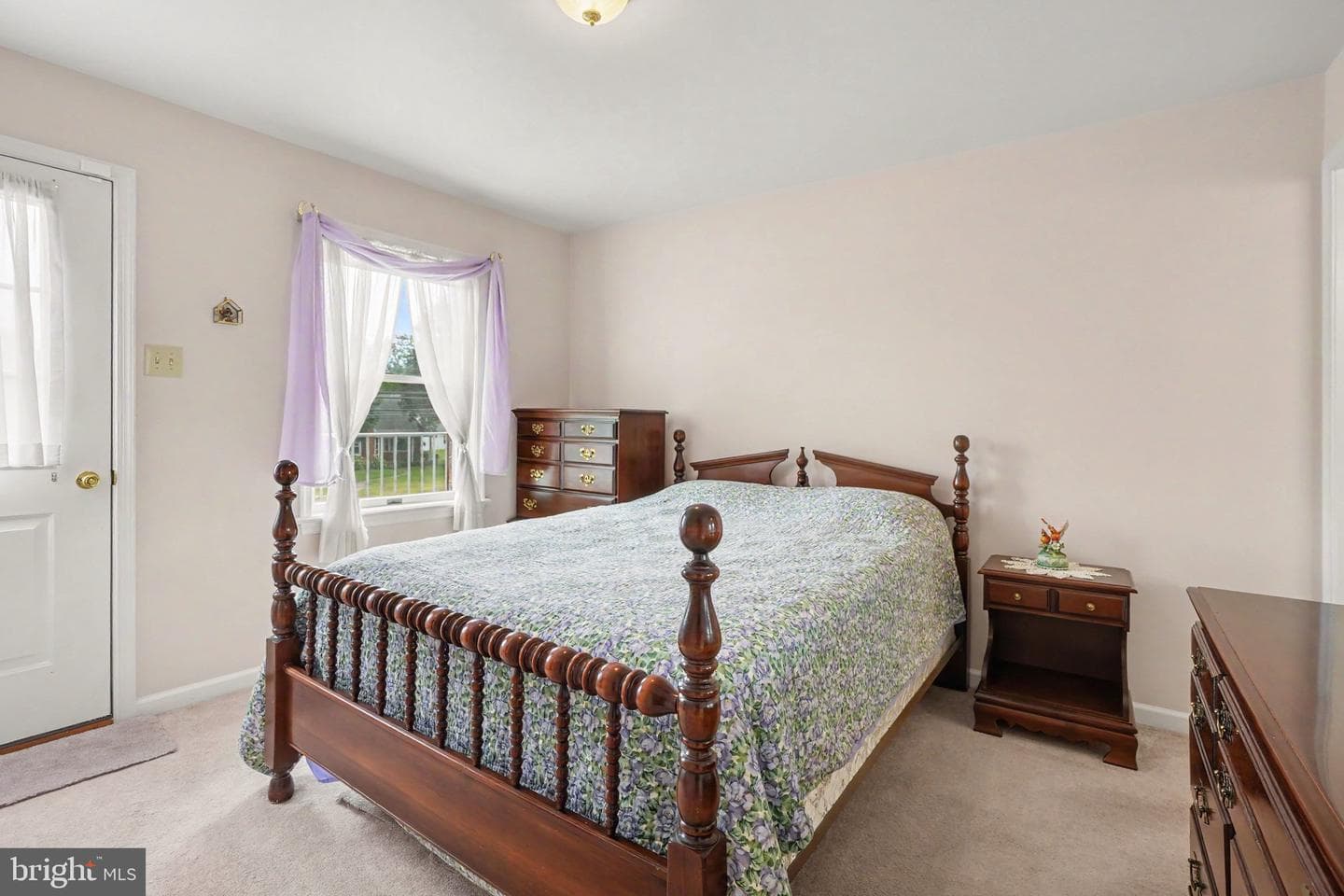 924 W Trindle Road photo 49