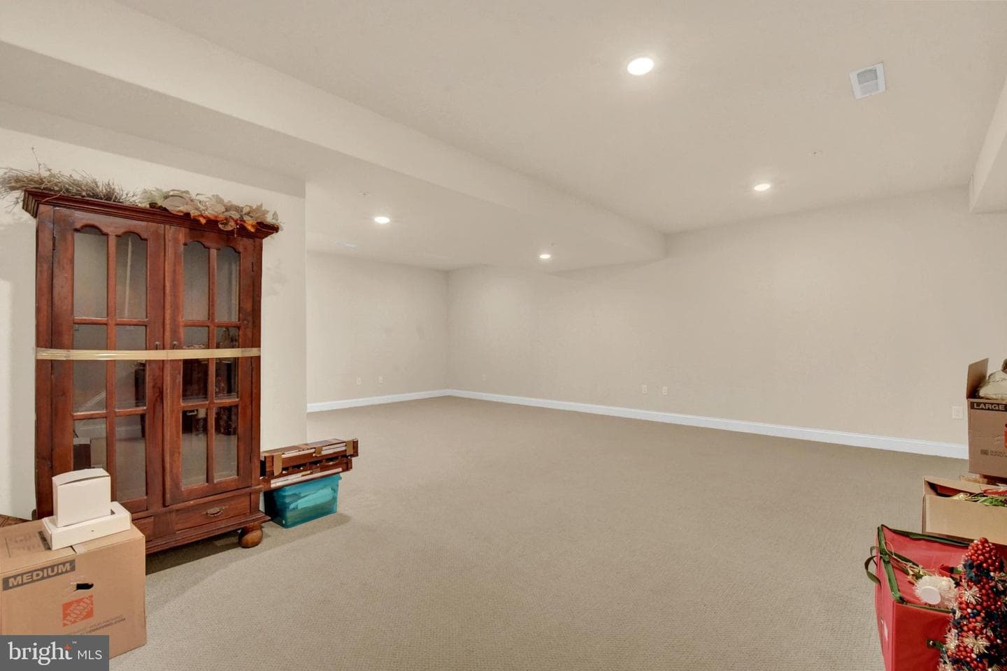 525 Joseph Court photo 16