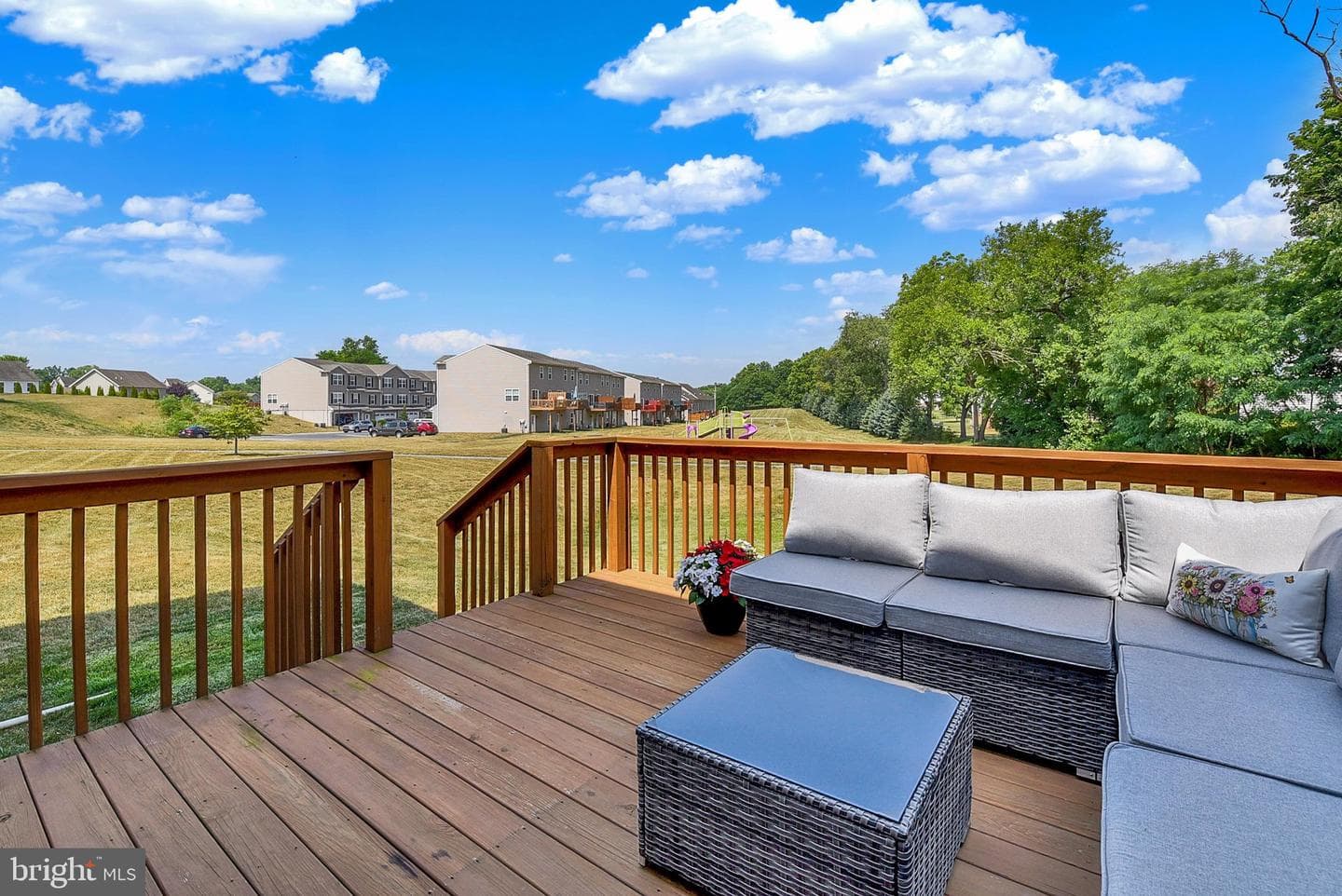 525 Joseph Court photo 32