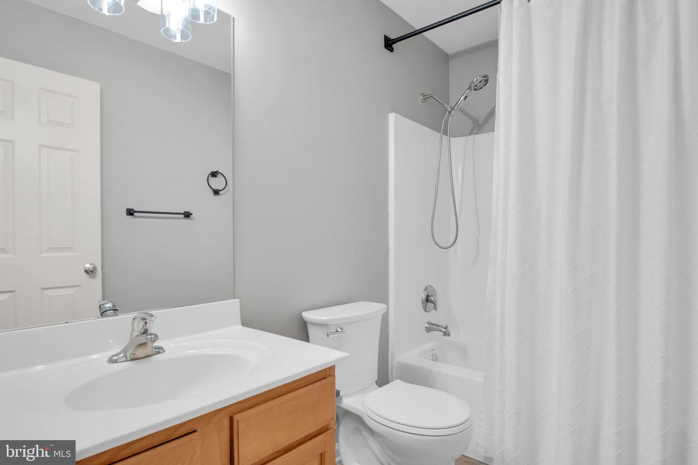 42 Ridge Avenue photo 16