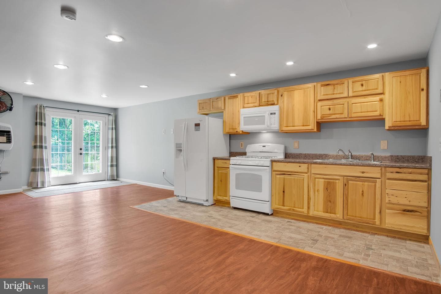 42 Ridge Avenue photo 24