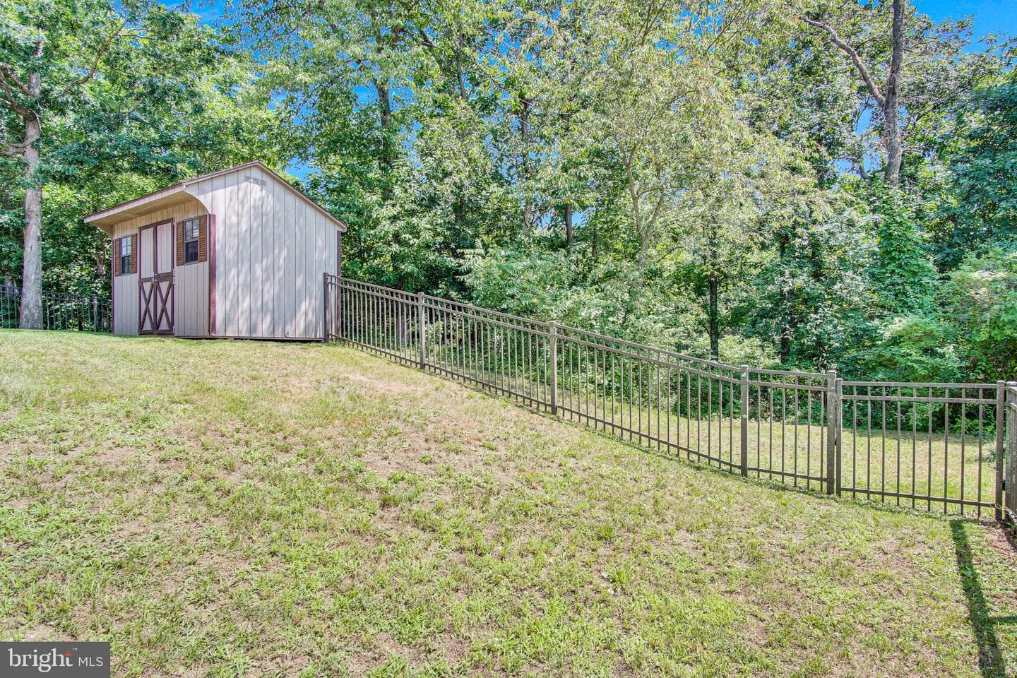 42 Ridge Avenue photo 38