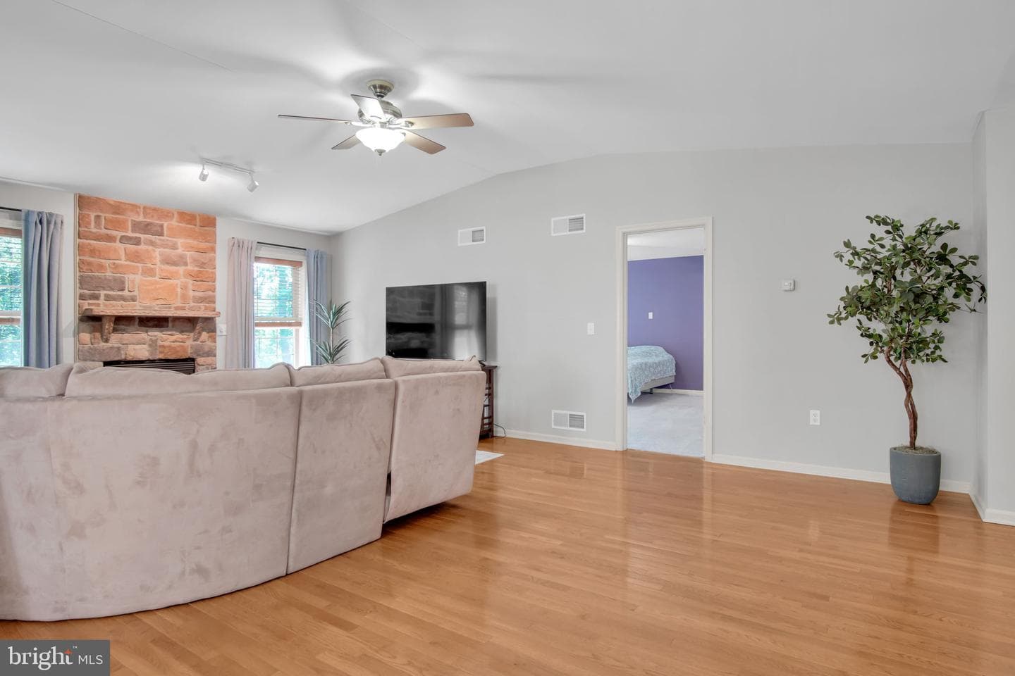 42 Ridge Avenue photo 8