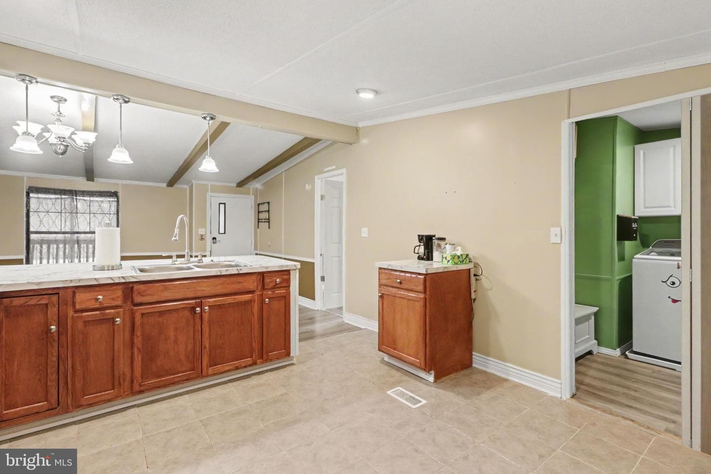 22 Magnolia Lane photo 12