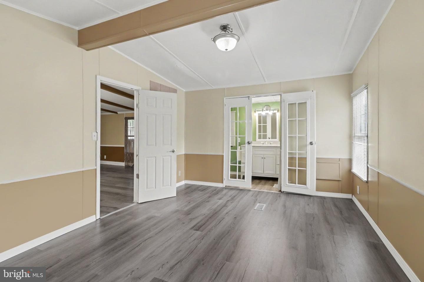 22 Magnolia Lane photo 17