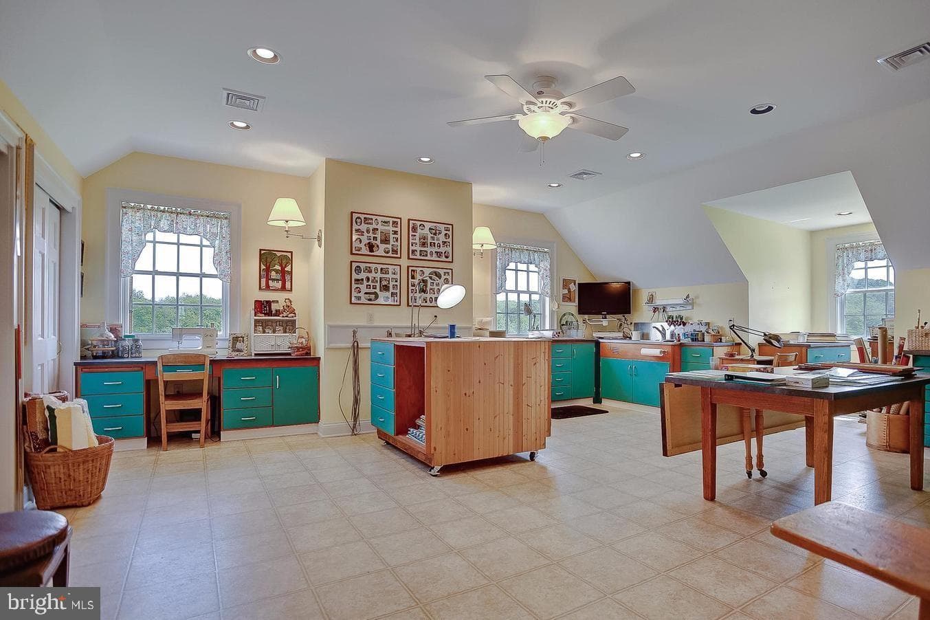 60 Southside Drive photo 41