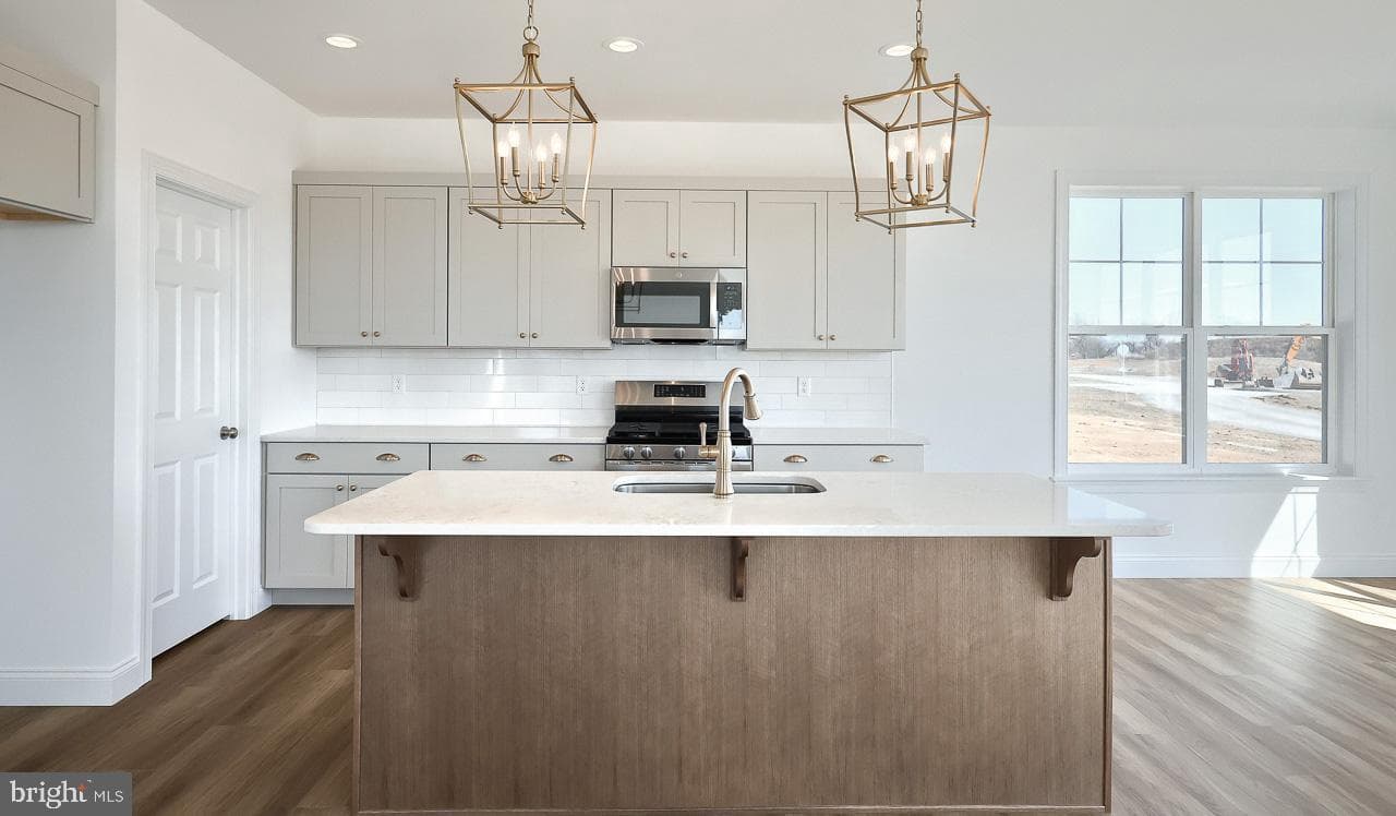 610 Estate Drive photo 12