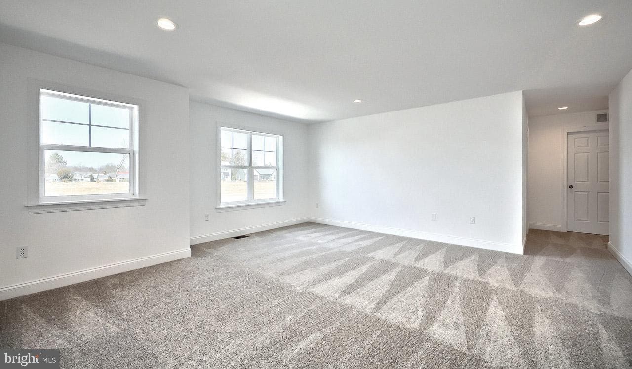 610 Estate Drive photo 20