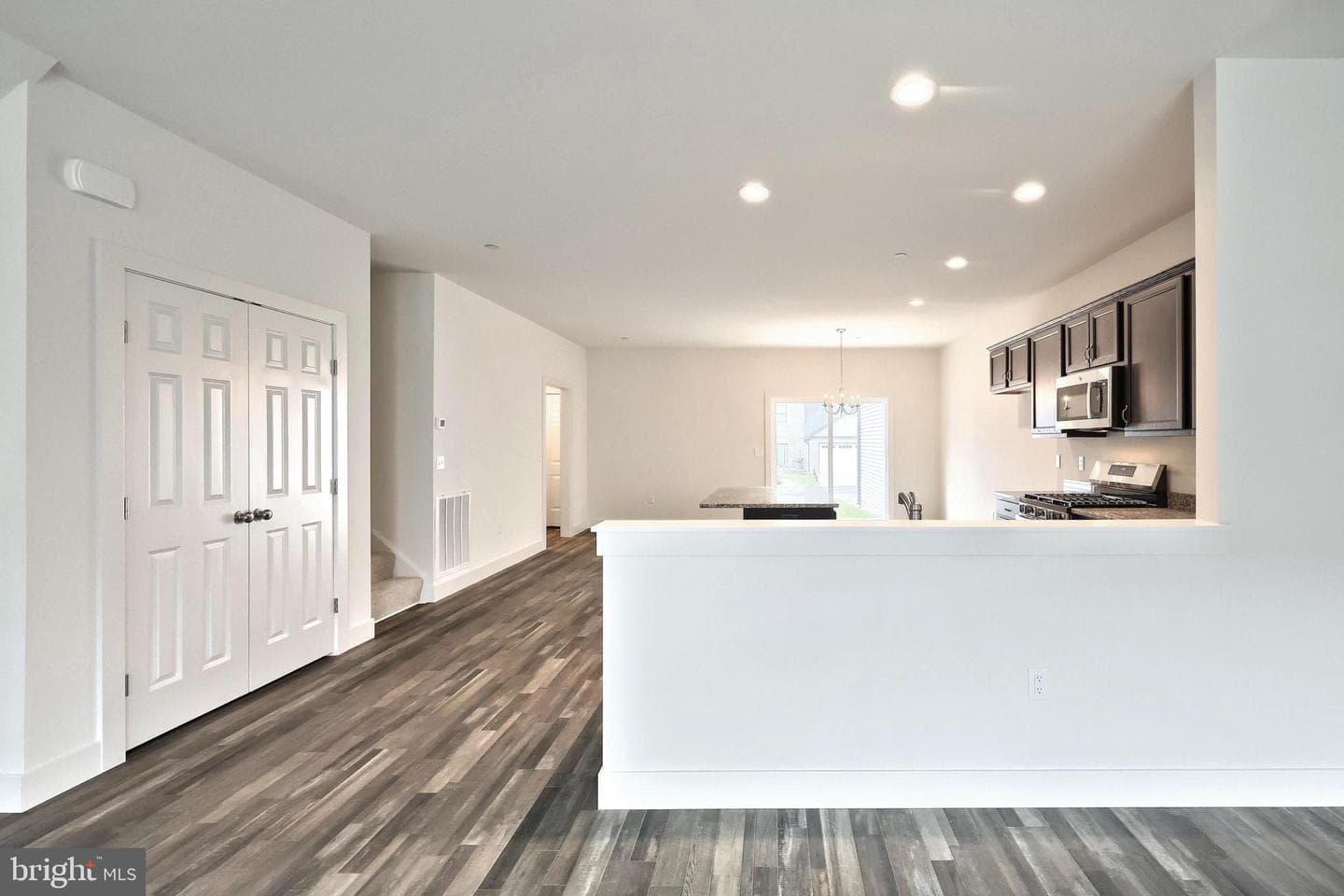 105 Madison Drive photo 14