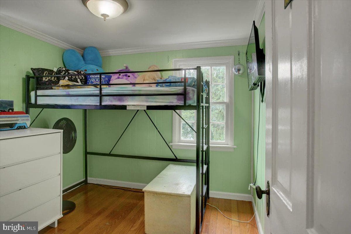 323 E Garfield Street photo 19