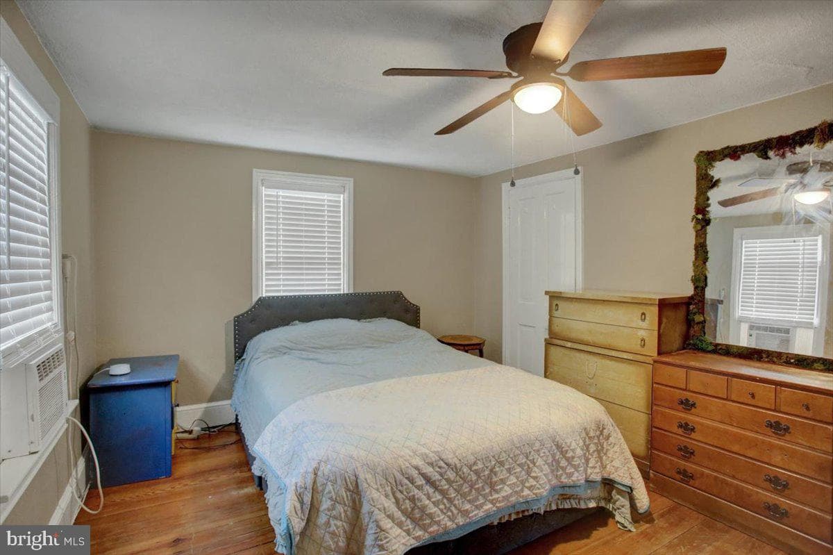 323 E Garfield Street photo 22