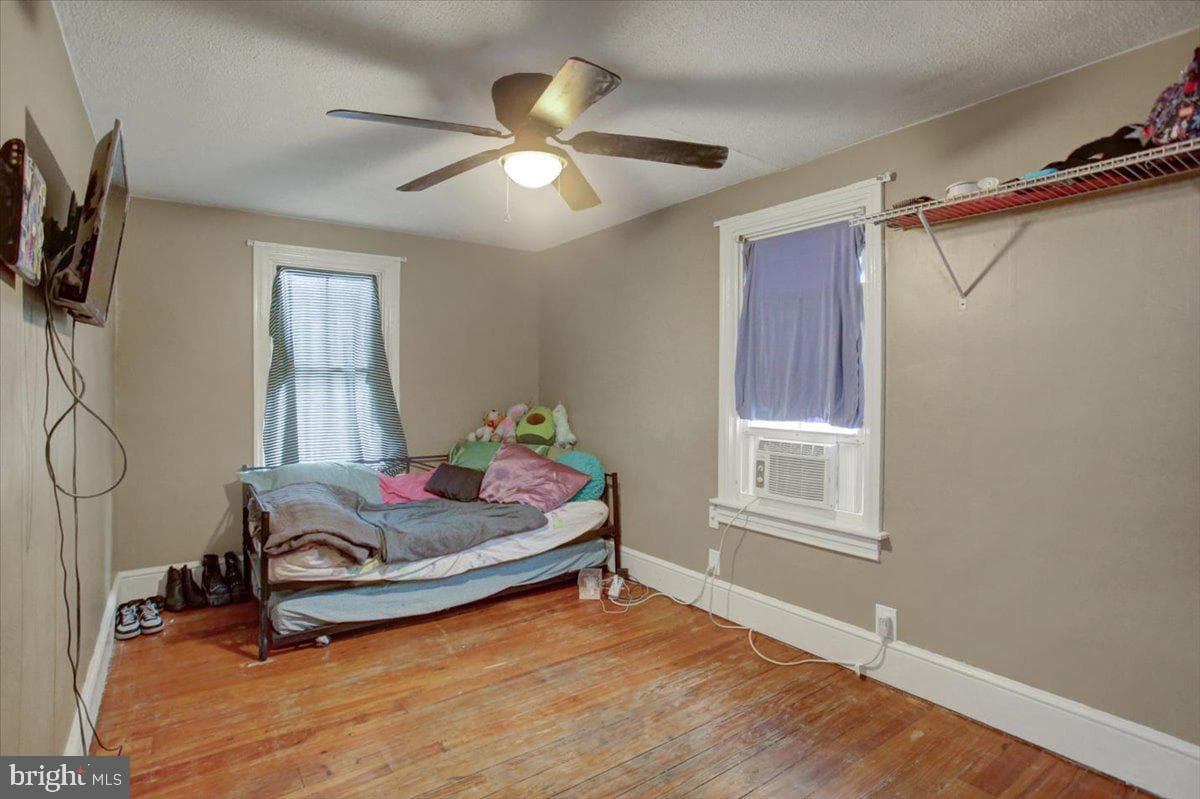 323 E Garfield Street photo 23