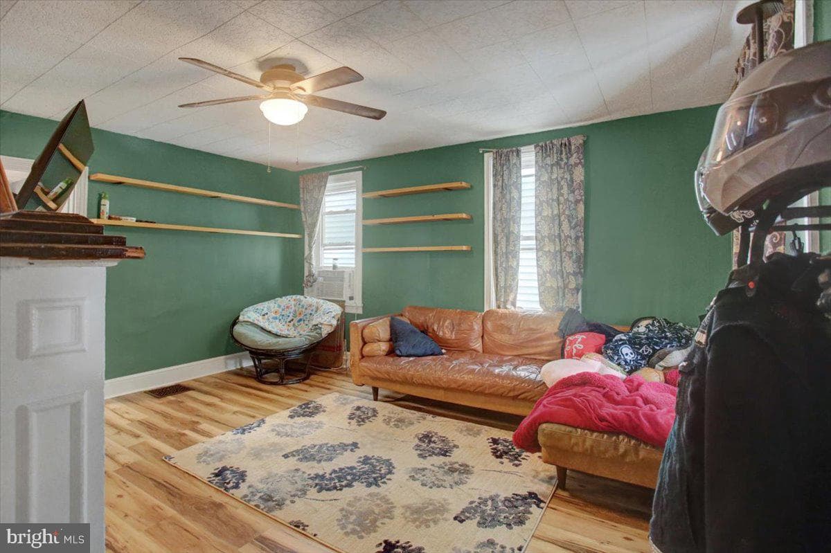 323 E Garfield Street photo 5