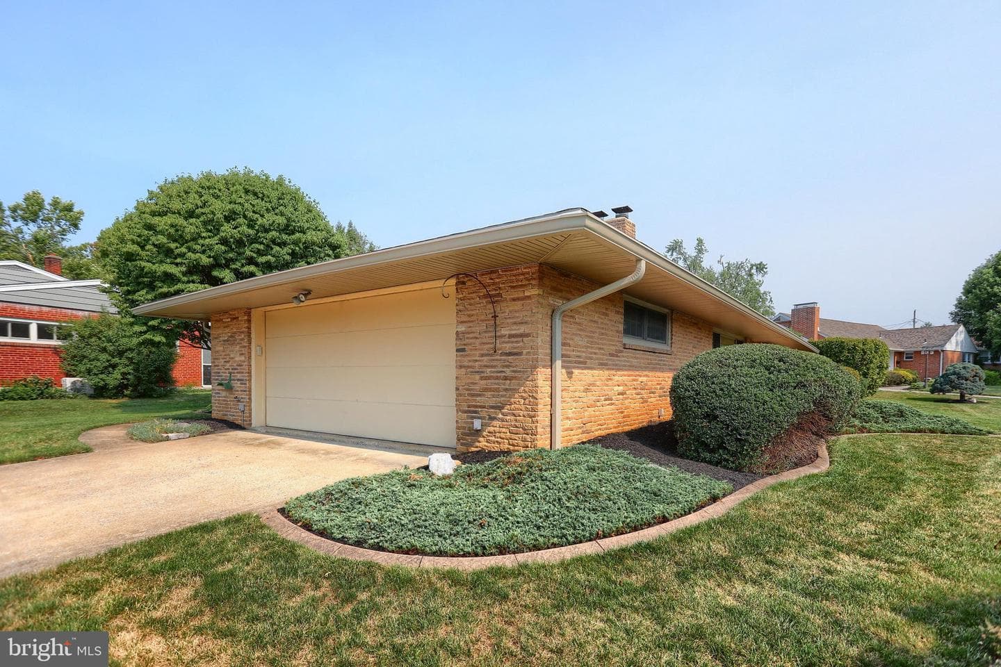 23 Columbia Drive photo 4