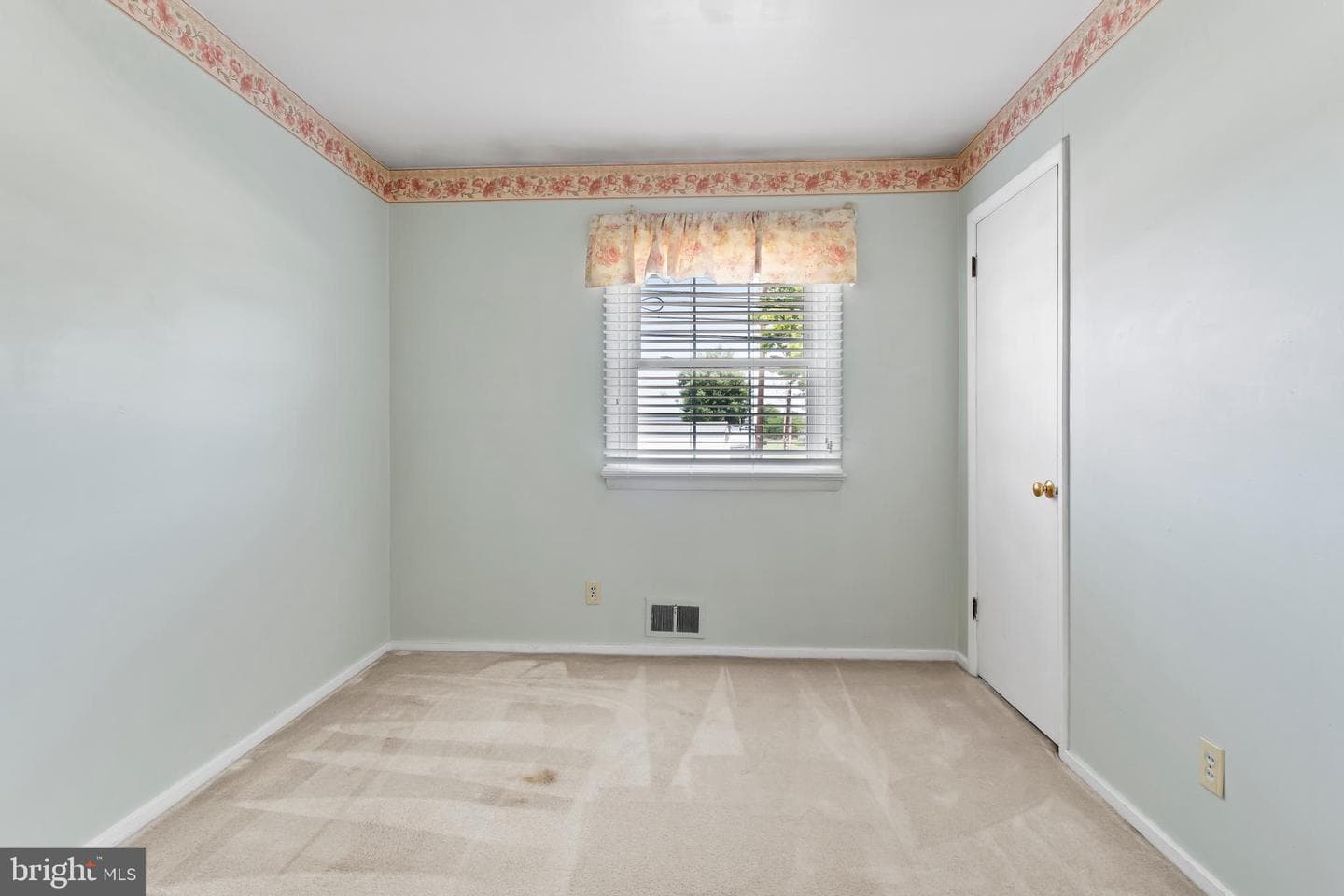 6 Slate Hill Road photo 17