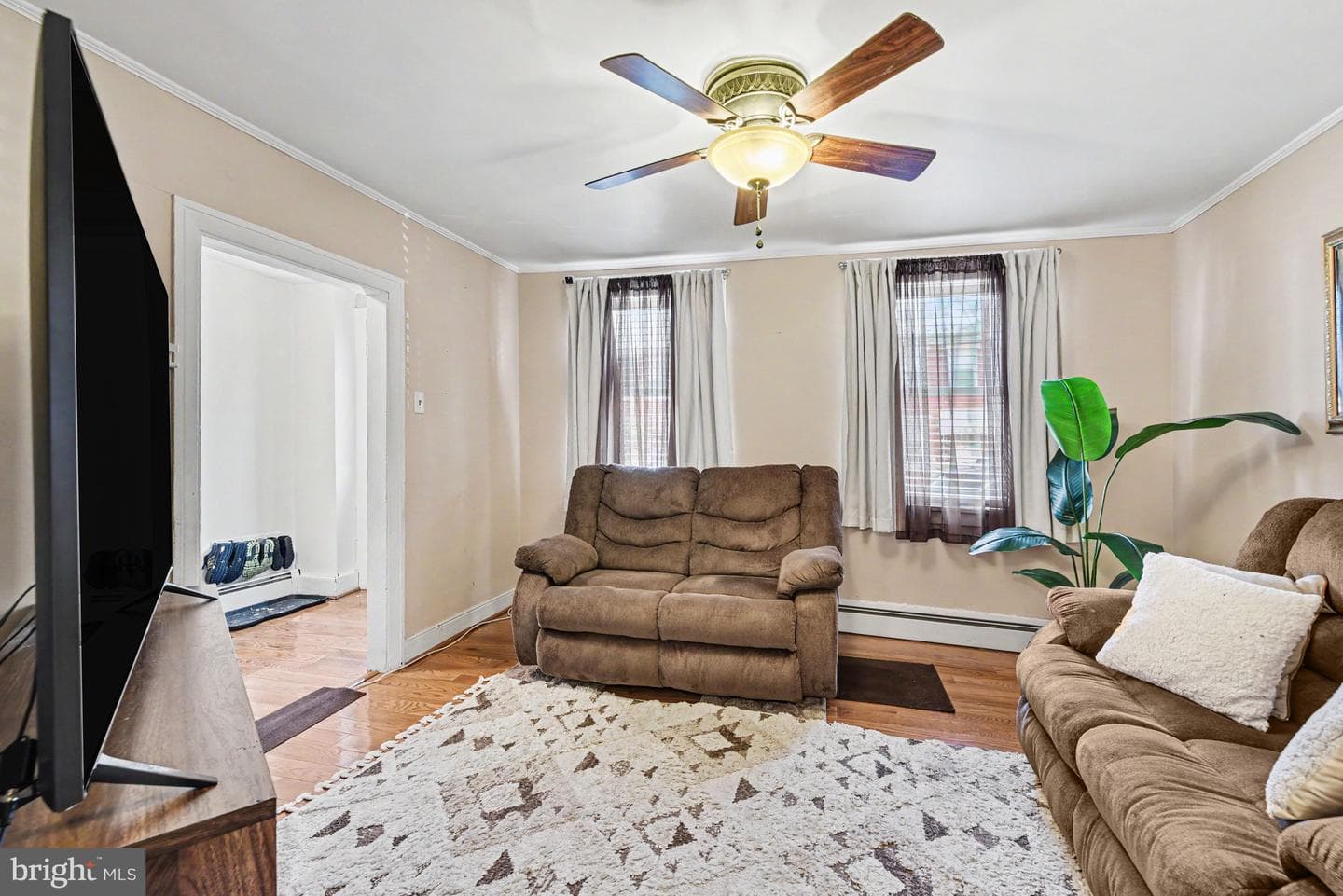 120 E North Street photo 8