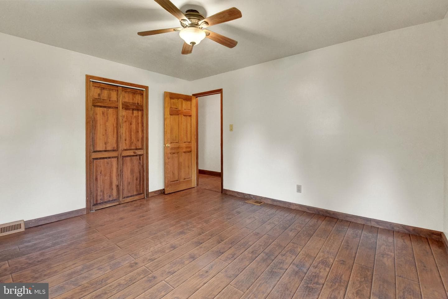 405 Pine Road photo 9