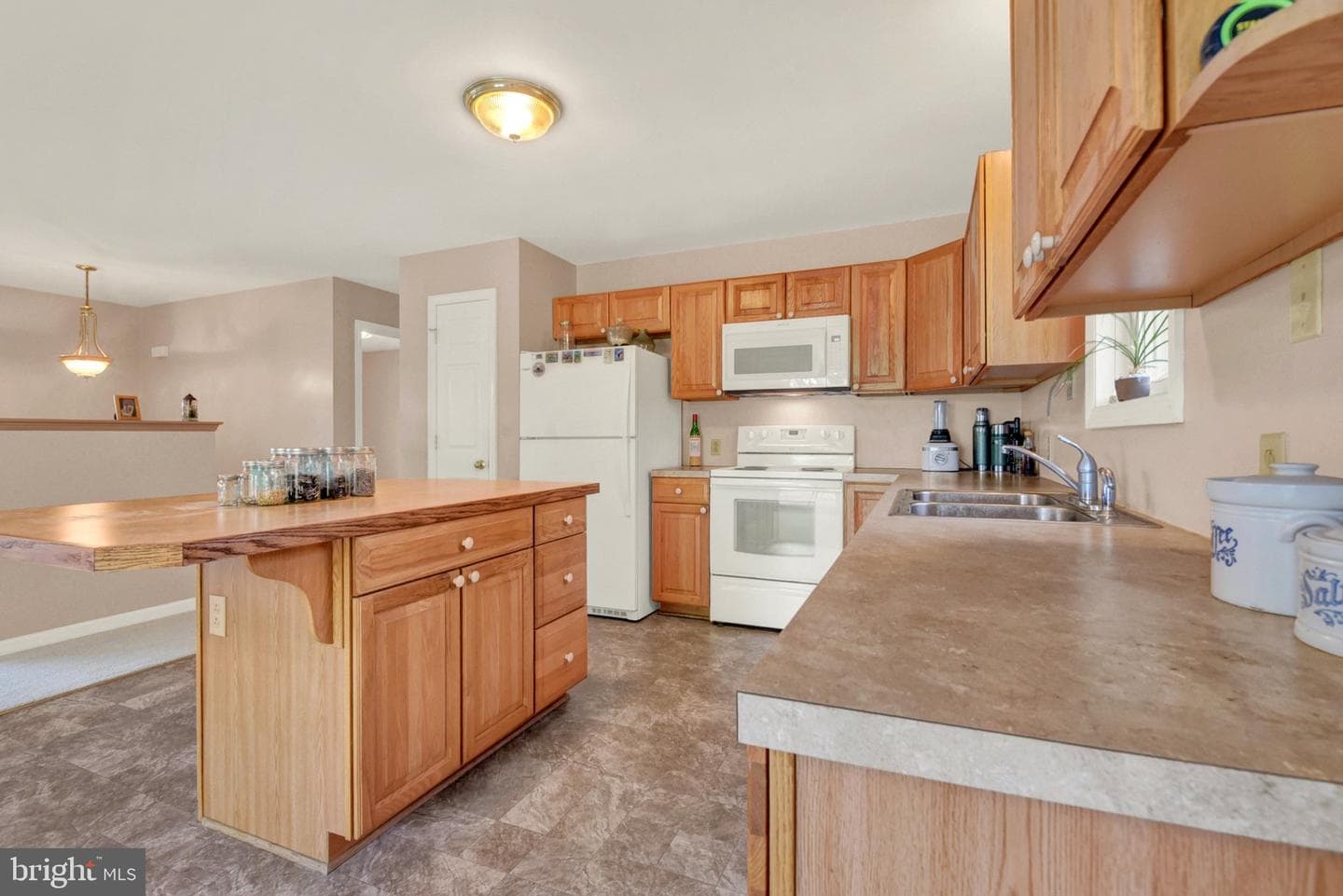 100 Fern Avenue photo 12