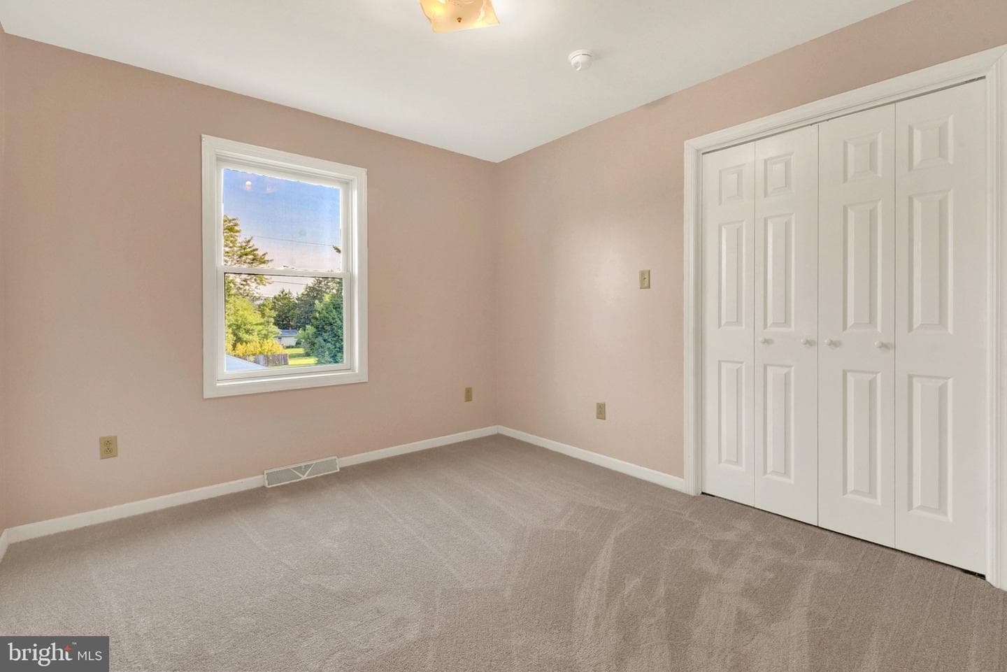 100 Fern Avenue photo 13