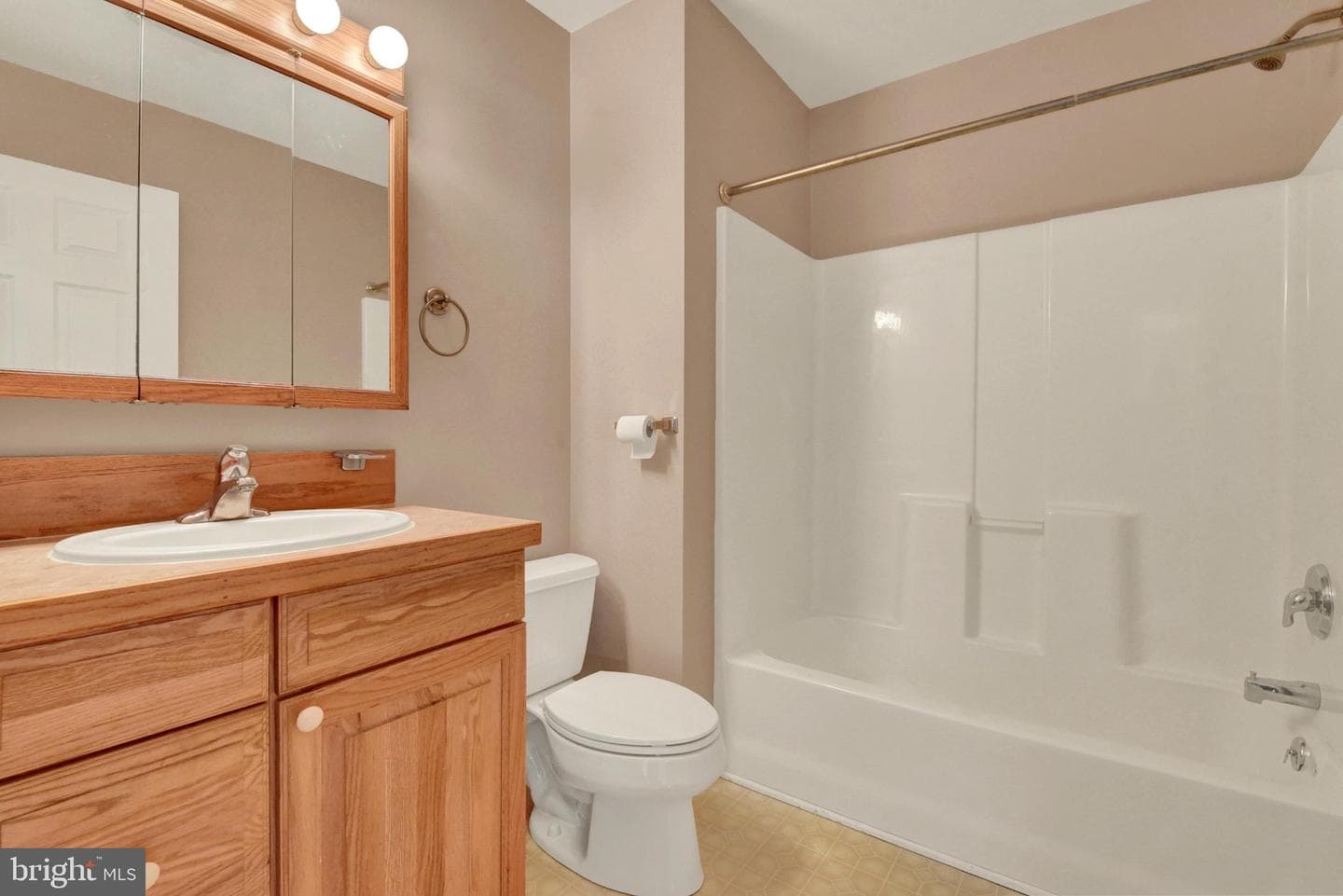 100 Fern Avenue photo 15