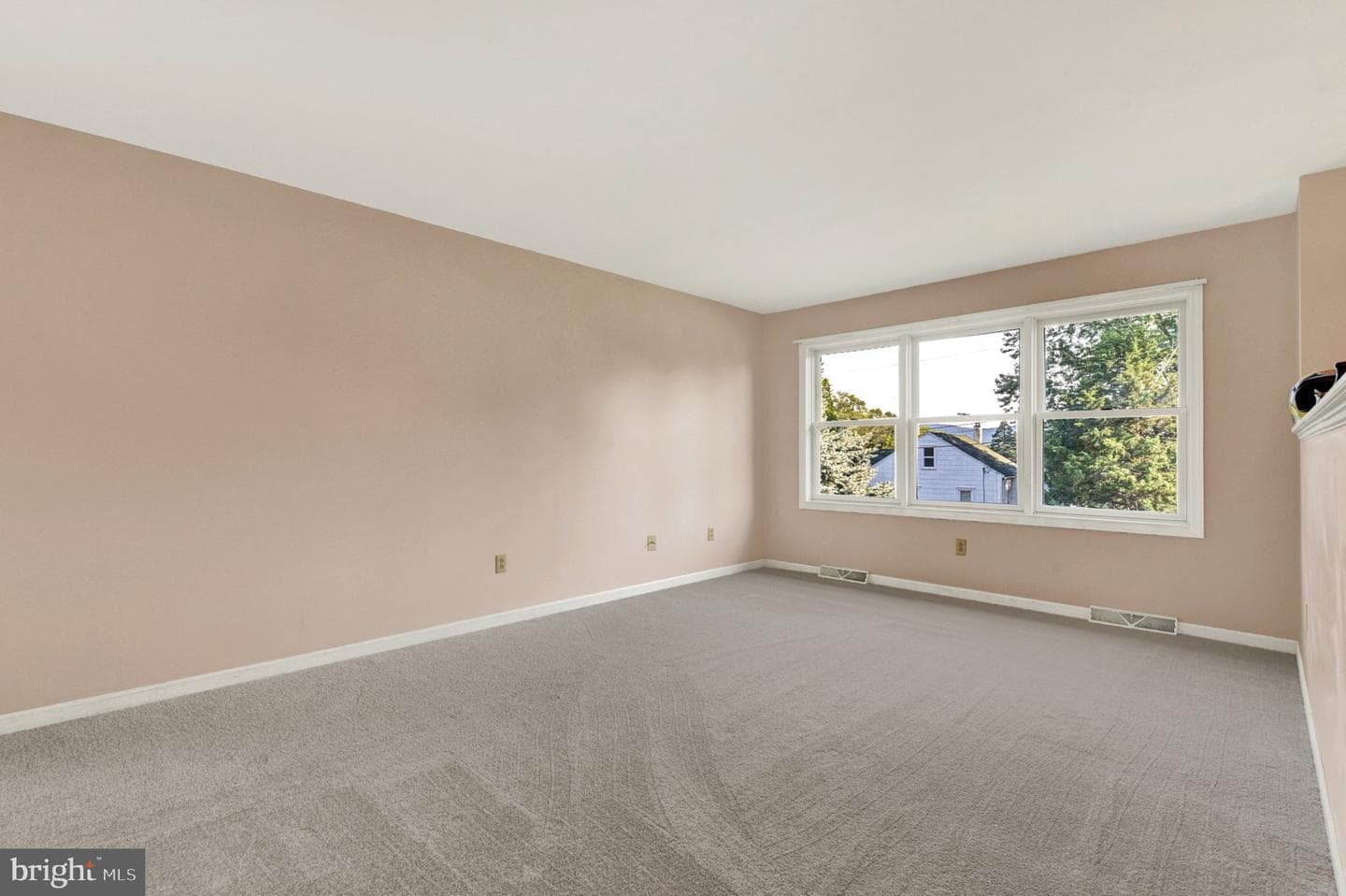 100 Fern Avenue photo 5