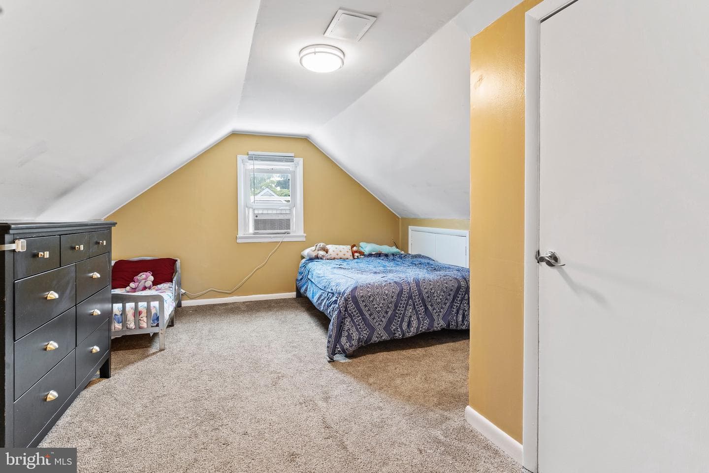 329 Charles Road photo 22