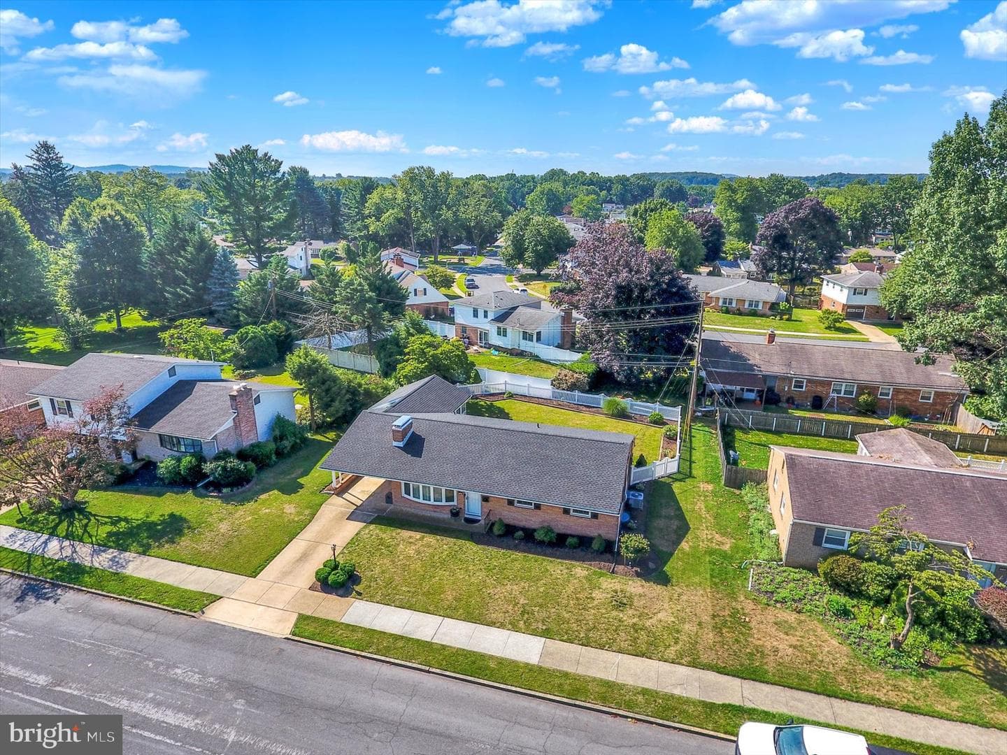 212 W Courtland Avenue photo 42
