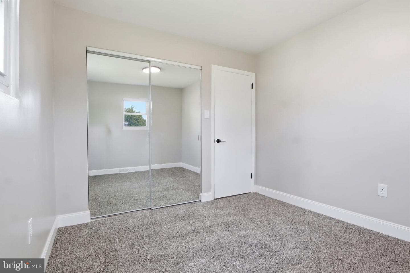 5013 Lenker Street photo 18