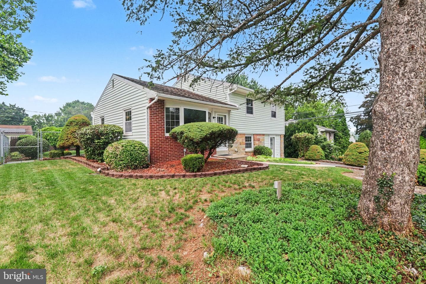 127 Henry Road photo 3