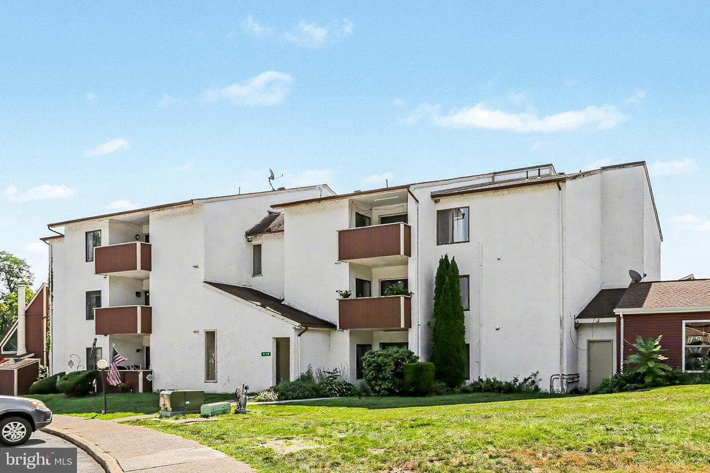 810 Charlotte Way #301 photo 1