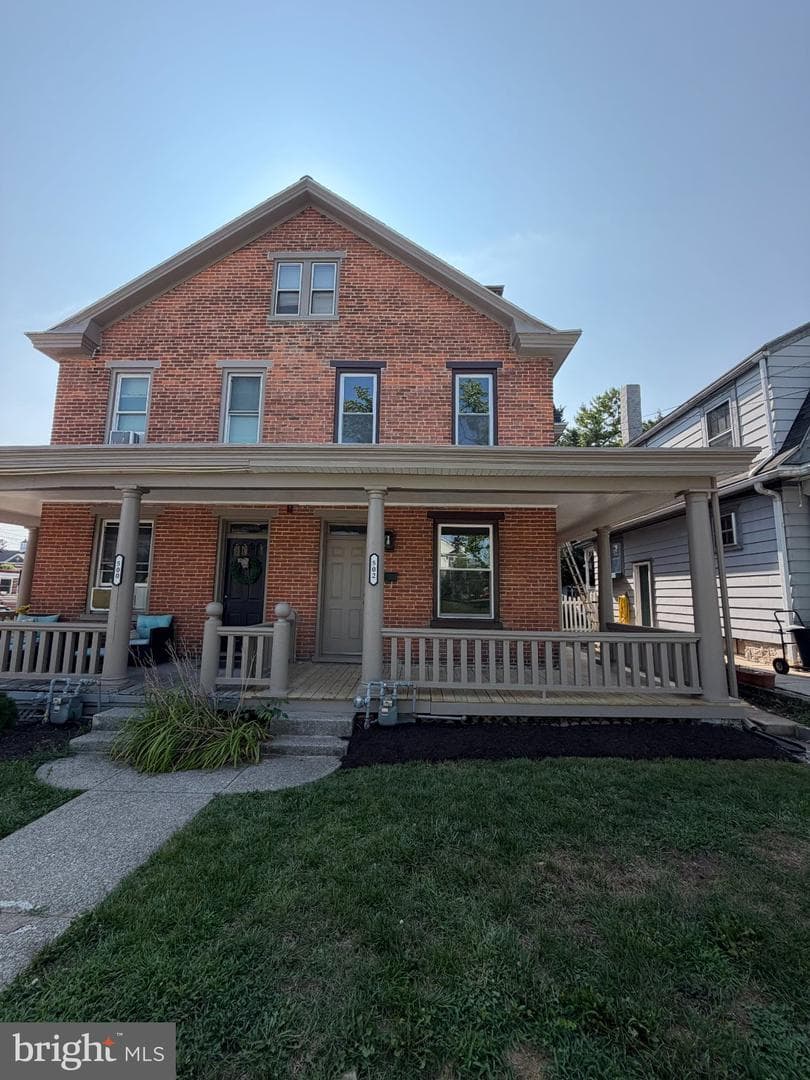 502 N College Street photo 1