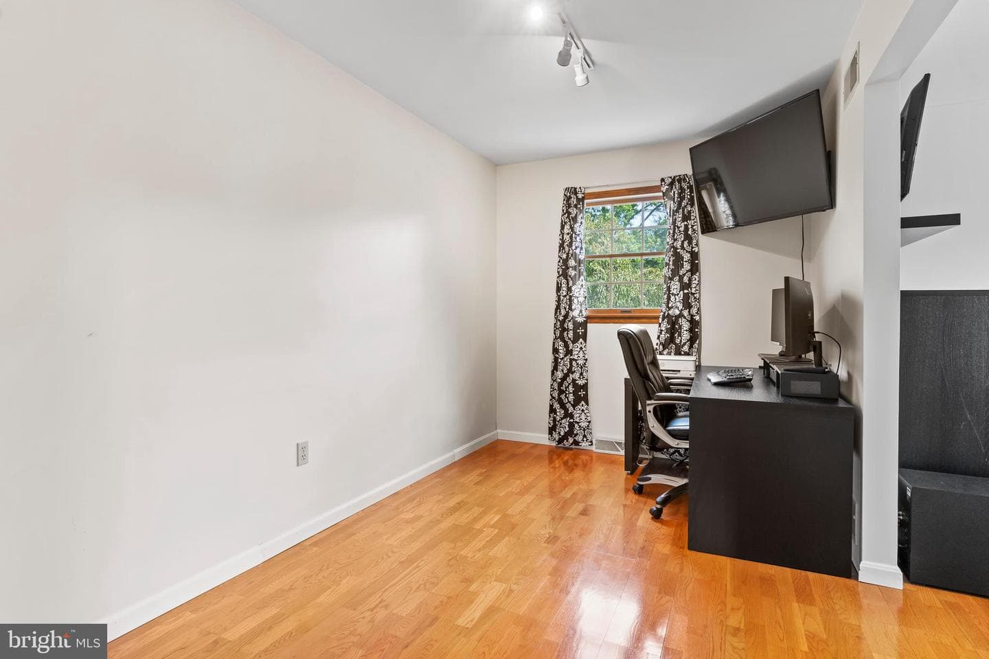 64 S Pin Oak Drive photo 22