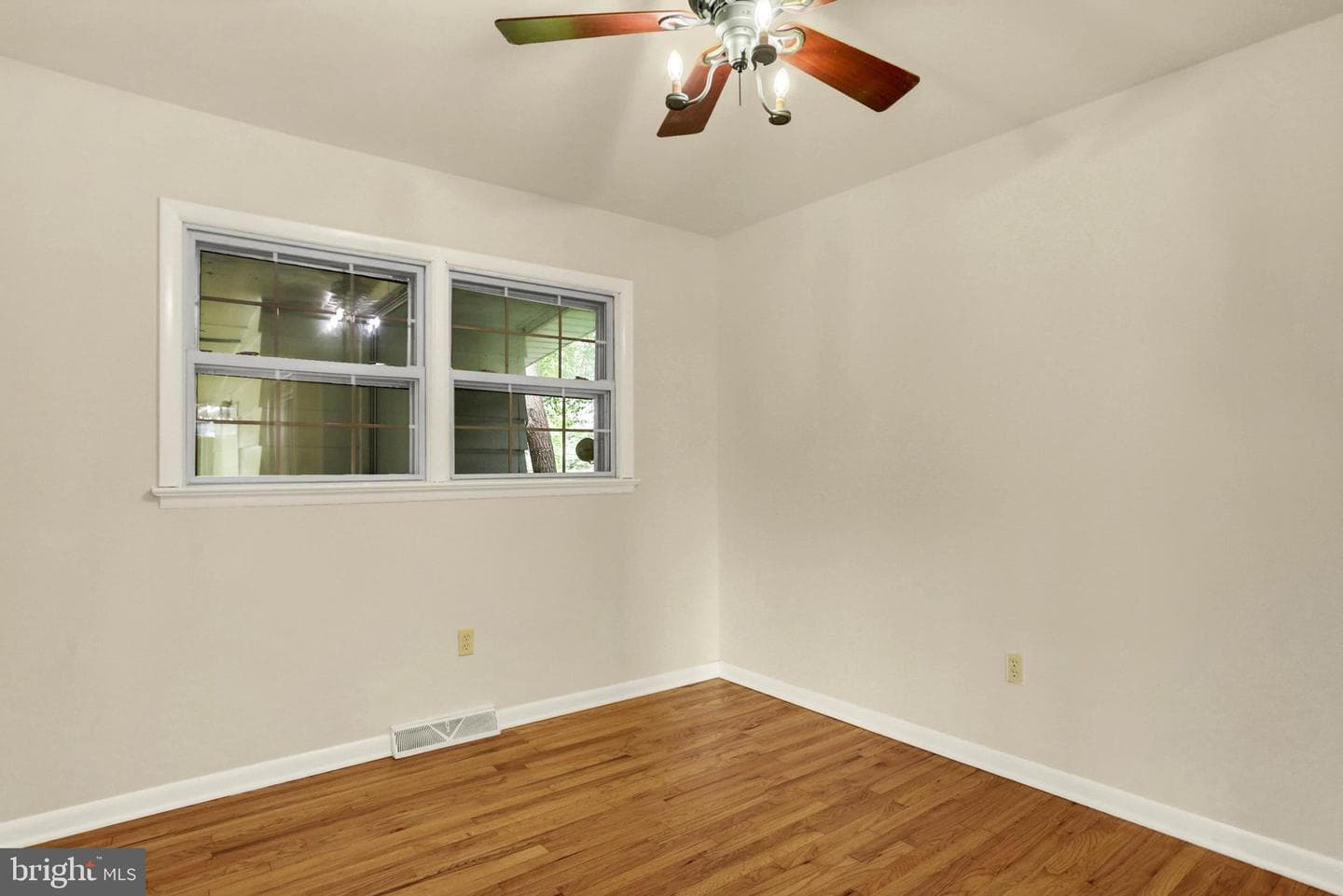 1 E Woodland Drive photo 14