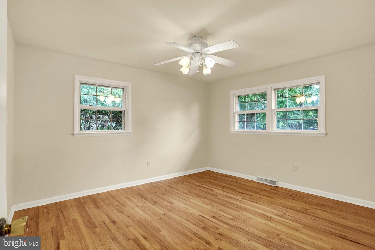 1 E Woodland Drive photo 23