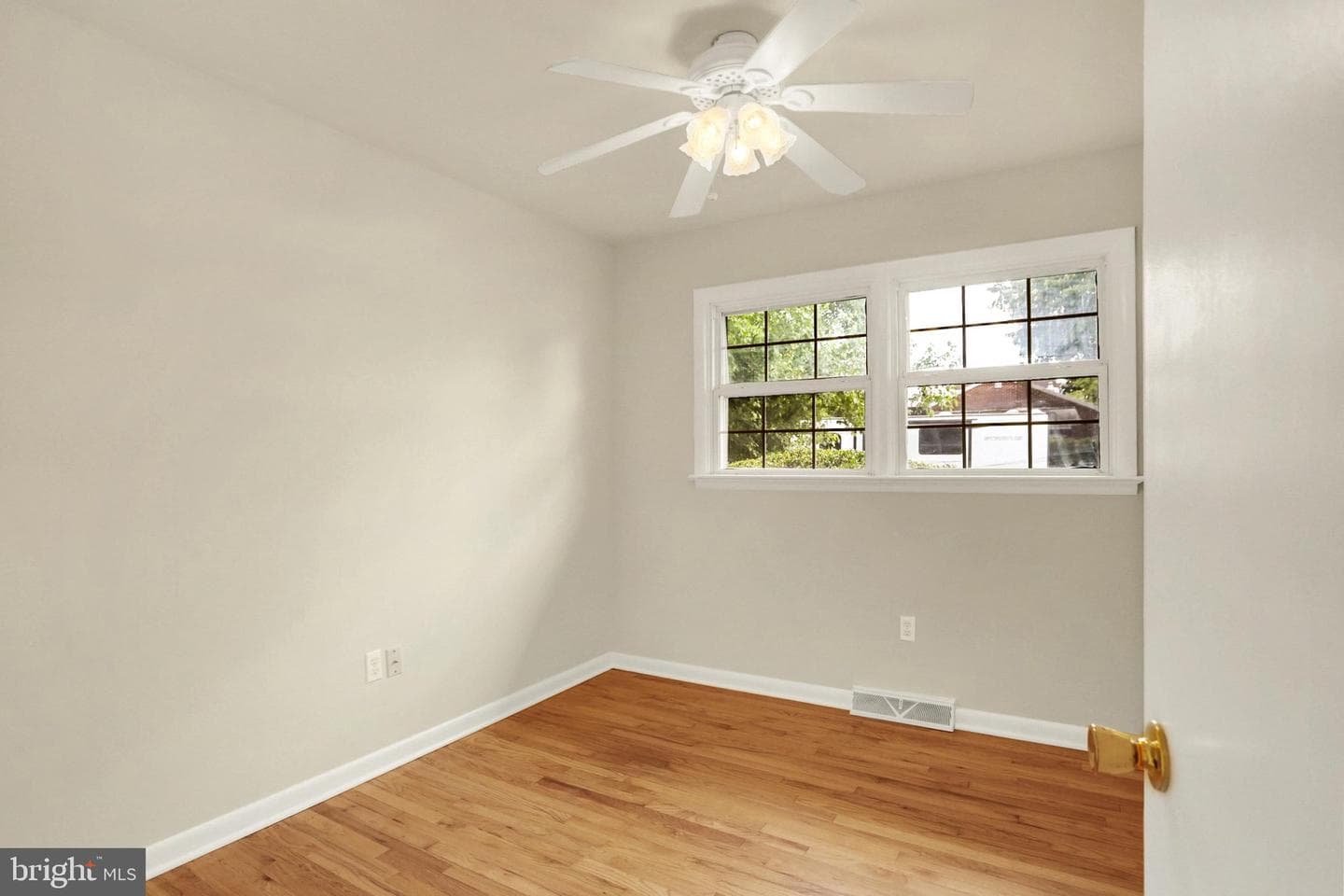 1 E Woodland Drive photo 25