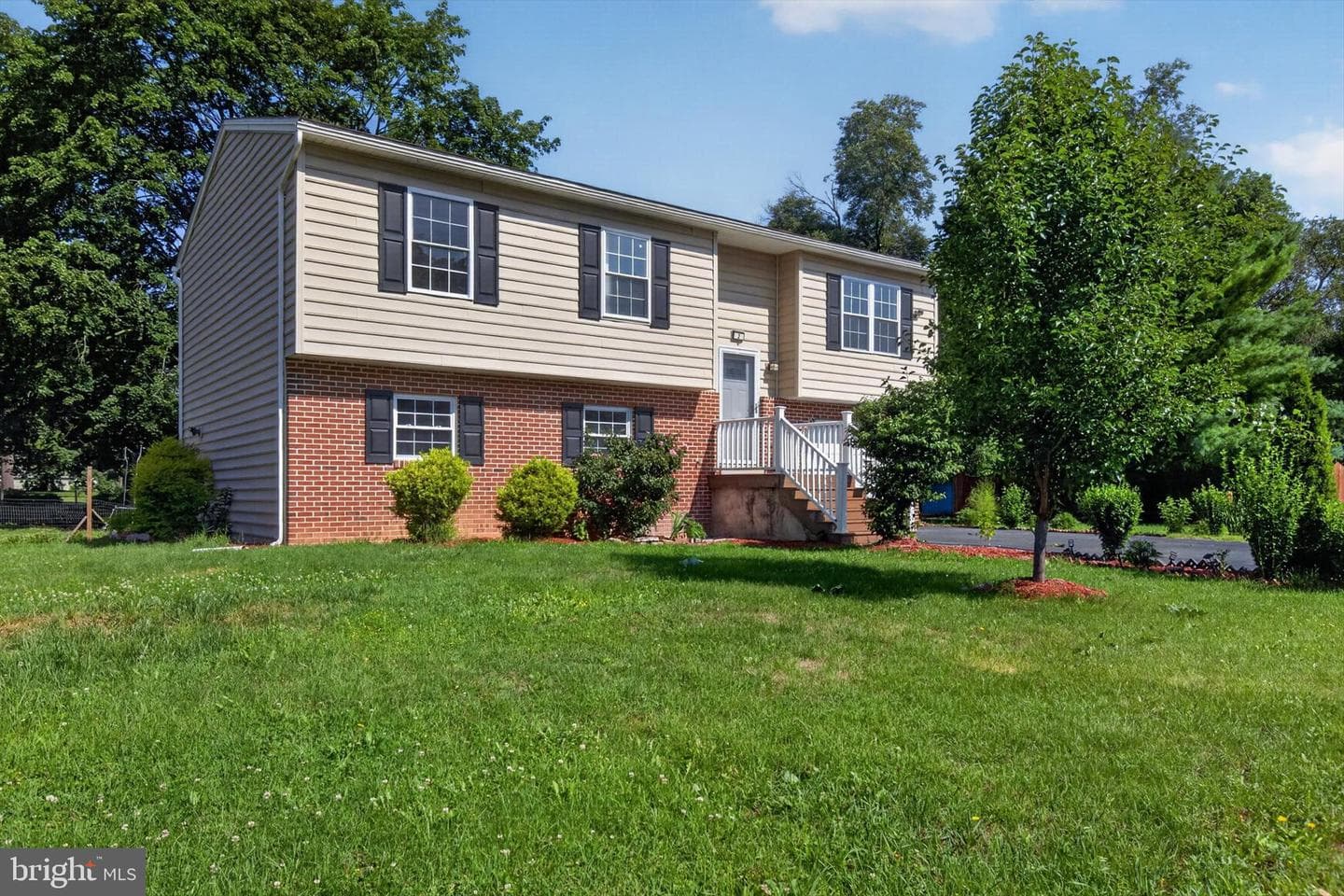 2 Raspberry Dr photo 1